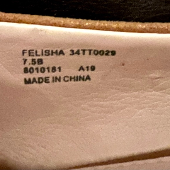 Taryn Rose Flats, Size 7.5. Light Brown, bronze metallic NWOT - Picture 6 of 7